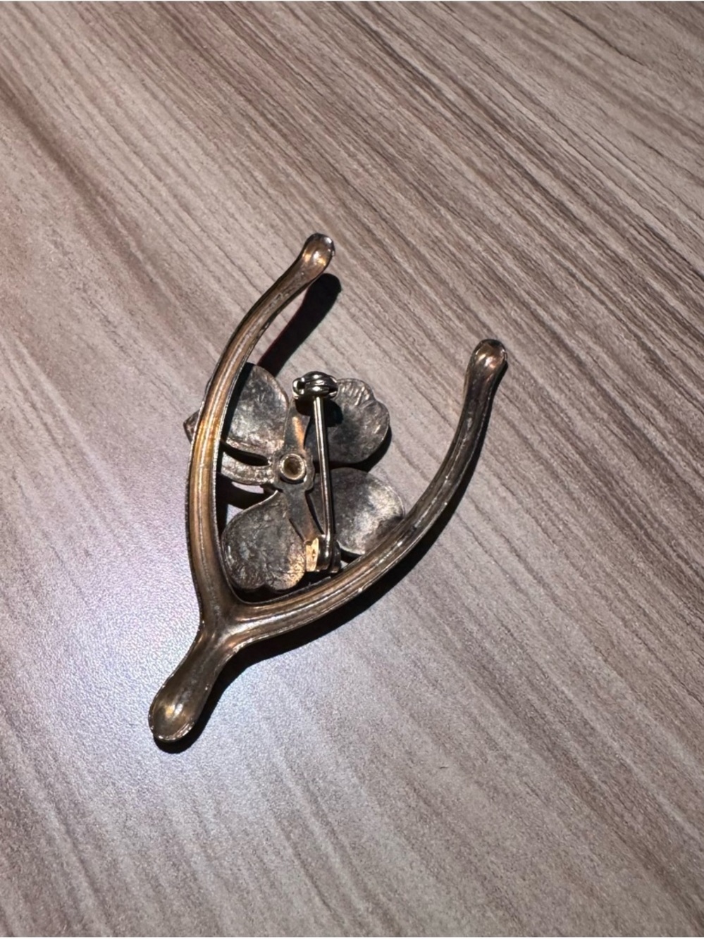 Vintage 4 Leaf Clover Wishbone Brooch - Picture 2 of 4